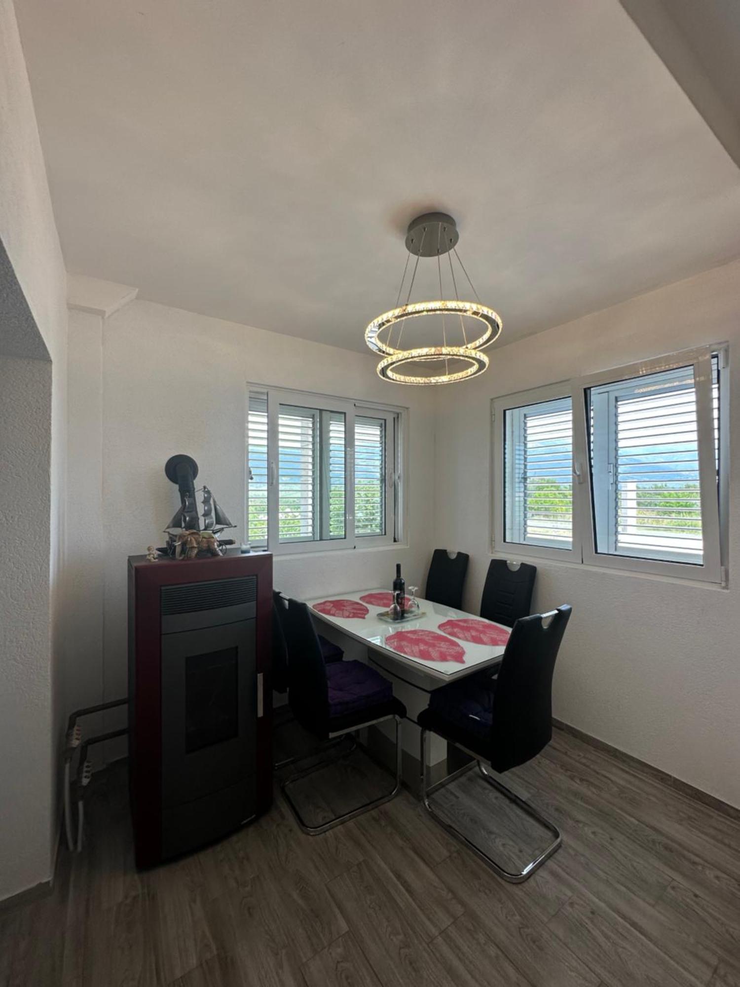 Vila Jovanka Appartement Tivat Buitenkant foto