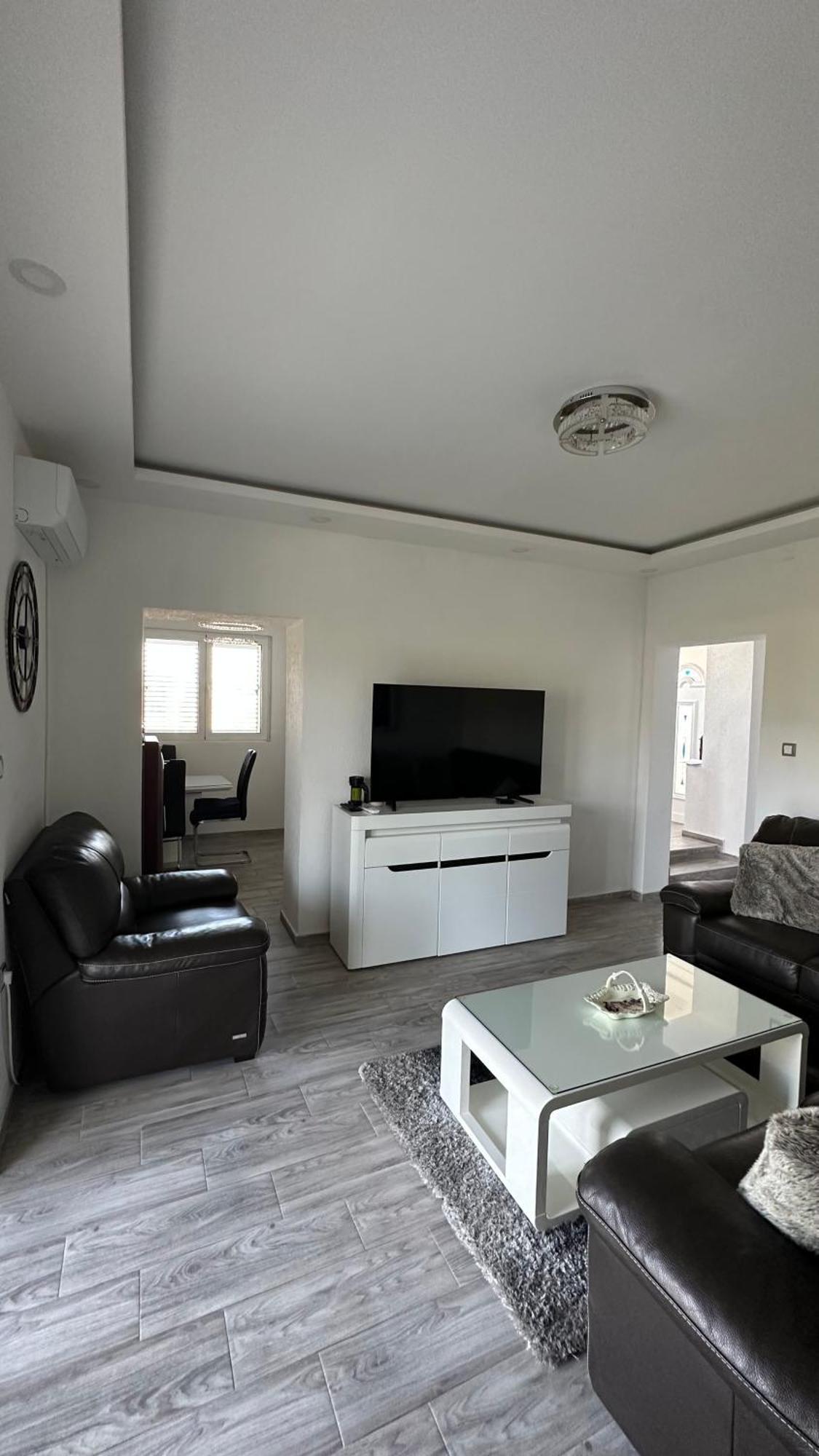 Vila Jovanka Appartement Tivat Buitenkant foto